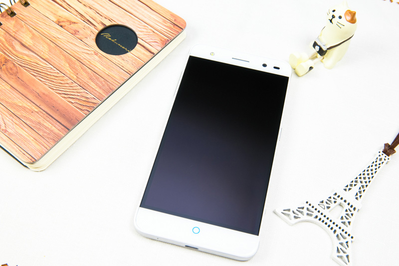 ZTE Blade V7 Lite 開箱，超平價全金屬手機，具有超多功用的指紋辨識