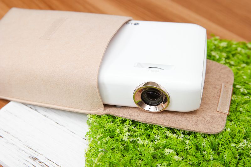 LG Minibeam PH550G LED 微投影機開箱，打造你的隨身影音劇院