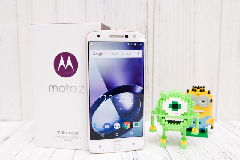 Lenovo Moto Z 智慧型手機開箱，超便利的週邊配件模組化設計，手機功用任你擴充