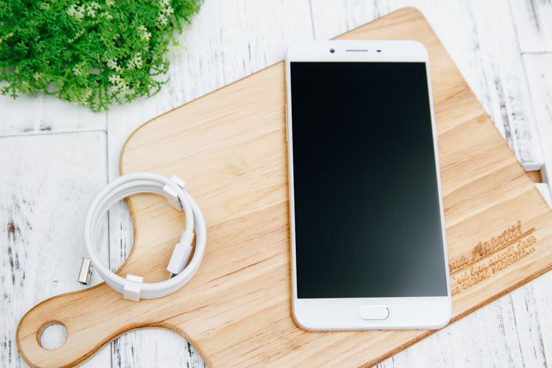 6 吋超大螢幕拍照旗艦 OPPO R9s Plus 開箱，更進化的 OIS+ 光學防手震，邊走邊拍影像依然清晰