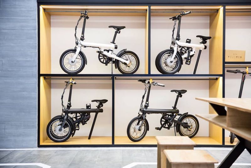 少了米家 logo 加持，QiCYCLE 騎記電助力折疊車單飛亮相