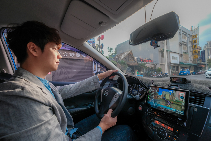 樂客車聯網尊榮版車機開箱，內建 4G 網路三年吃到飽，升級車機最佳時機！