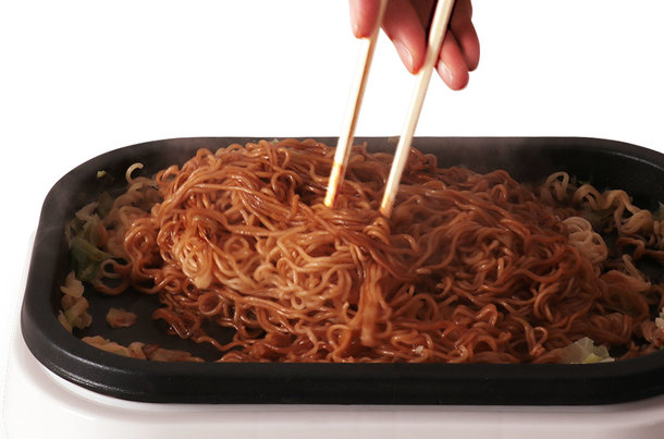 要吃超美味炒泡麵不求人，「日式炒泡麵機」一機搞定！