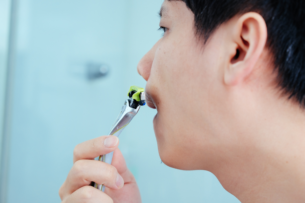 【Costco 高 CP 值好物推薦】舒適牌水次元 5 Premium 敏感肌刮鬍刀，自帶蘆薈保濕凝膠盒，沾水馬上刮