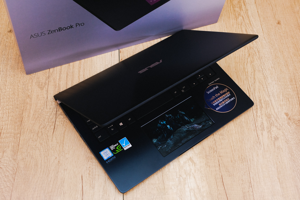 觸動美．力 ASUS ZenBook Pro 14（UX480FD）筆記型電腦開箱，大小雙螢幕讓你大增工作效率
