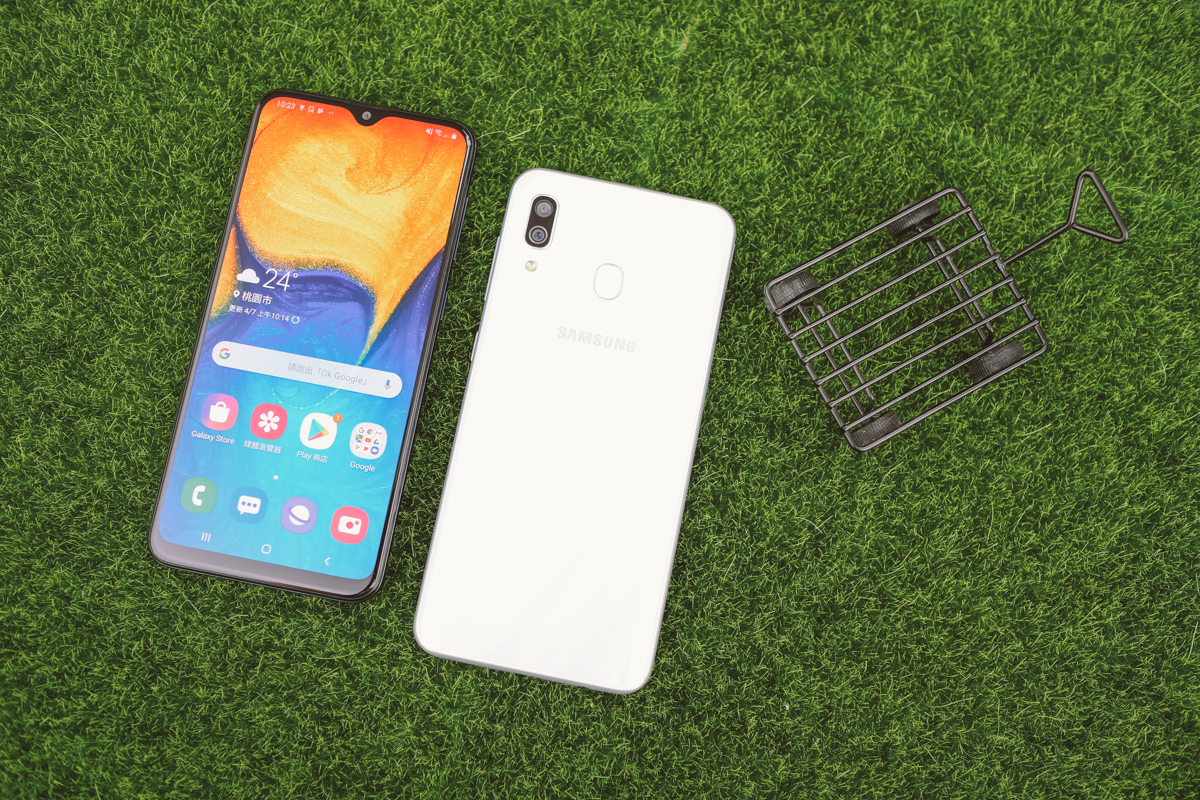 平價入門級 Samsung Galaxy A20 智慧型手機開箱，大螢幕、大廣角、大電量給你用好用滿