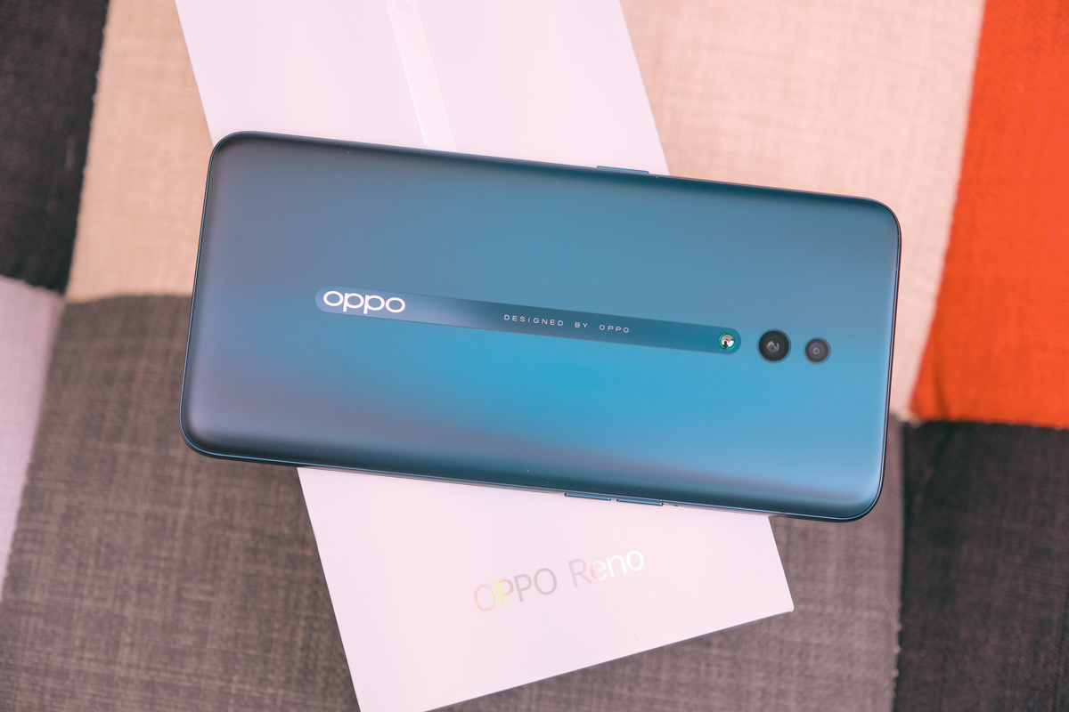 OPPO Reno 標準版智慧型手機開箱，搭載側旋升降鏡頭，最美機背設計