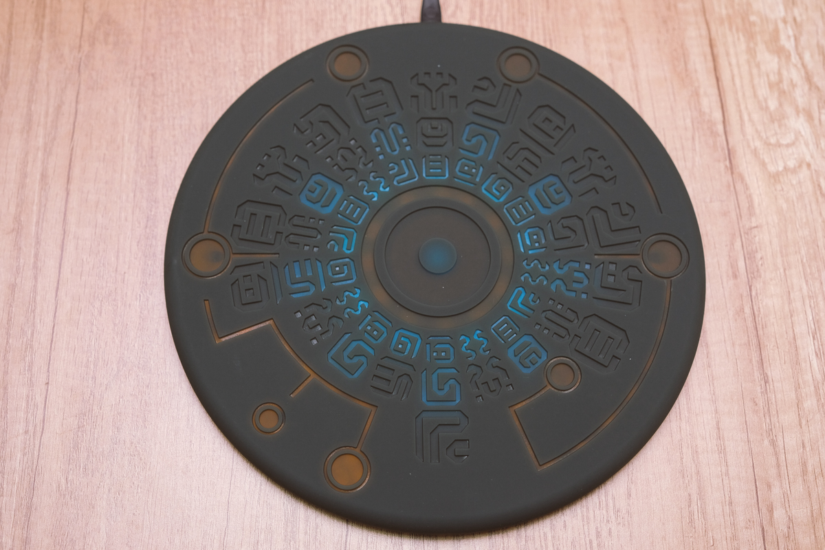 薩爾達傳說神廟元素魔法無線充電板 &amp; 行動電源開箱，用起來超有效果！