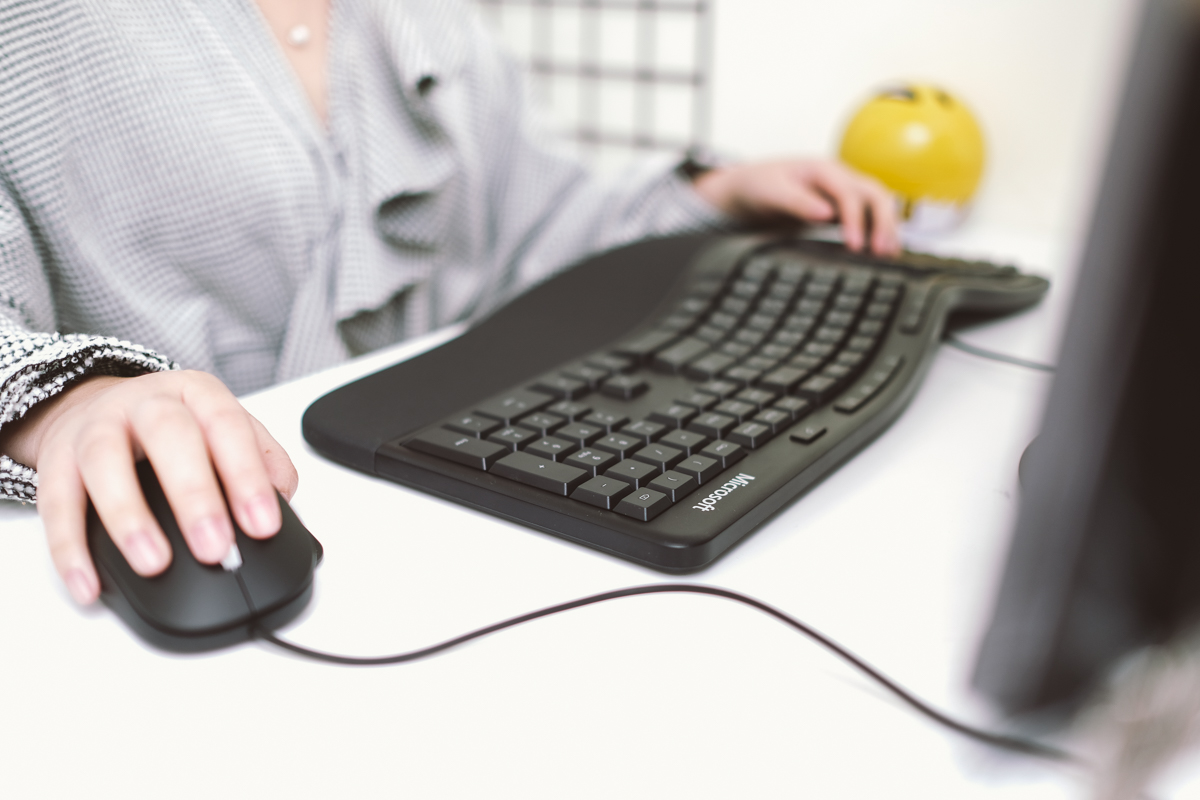 微軟人體工學鍵盤開箱，讓雙手更加舒適，用最自然的姿勢敲打鍵盤