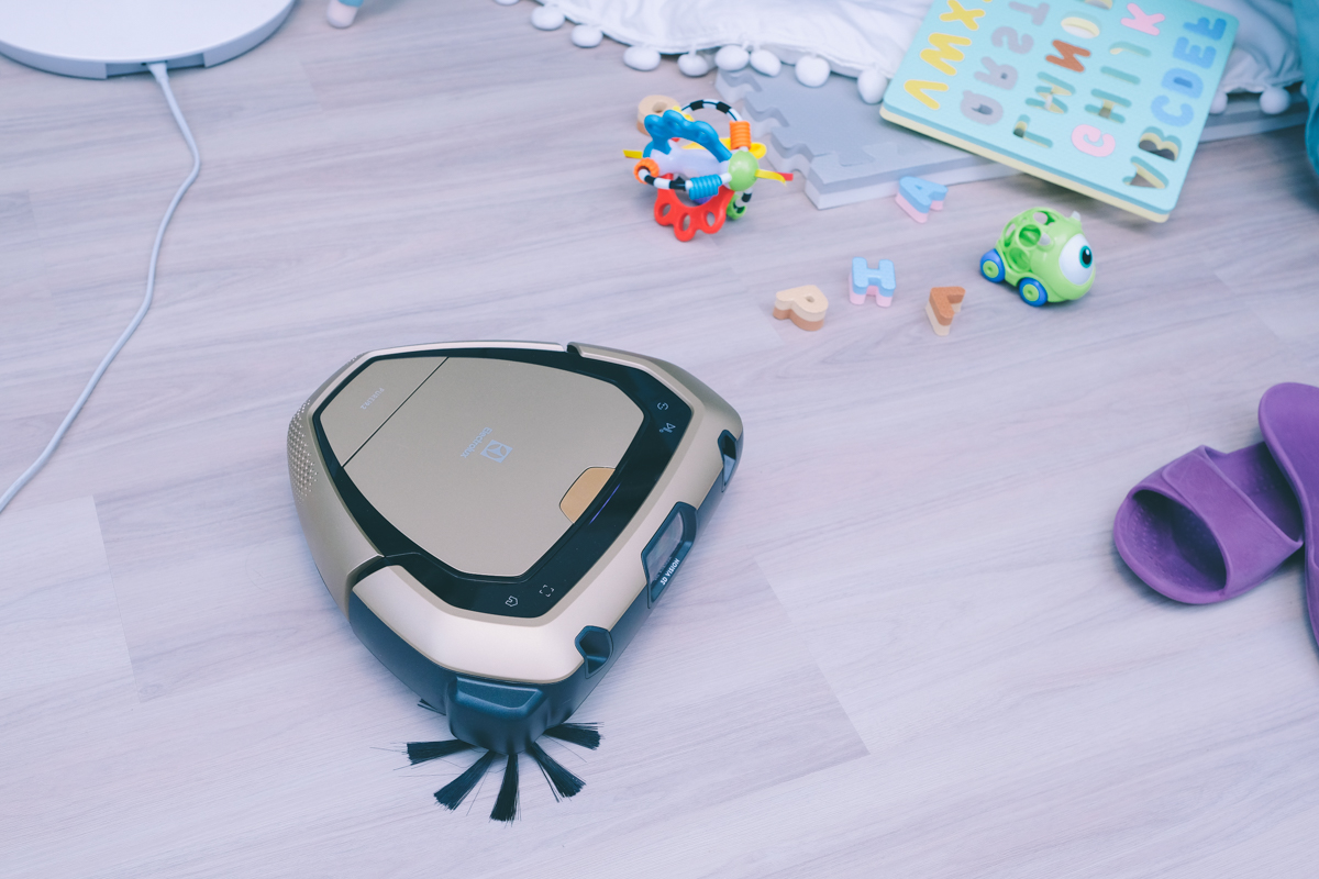 伊萊克斯 Pure i9.2 掃地機器人開箱，3D Vision™ 超視能科技拒絕打掃卡卡