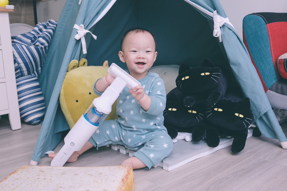 超輕便好收納的清蜓 FV2 無線吸塵器開箱，清潔家中的小幫手