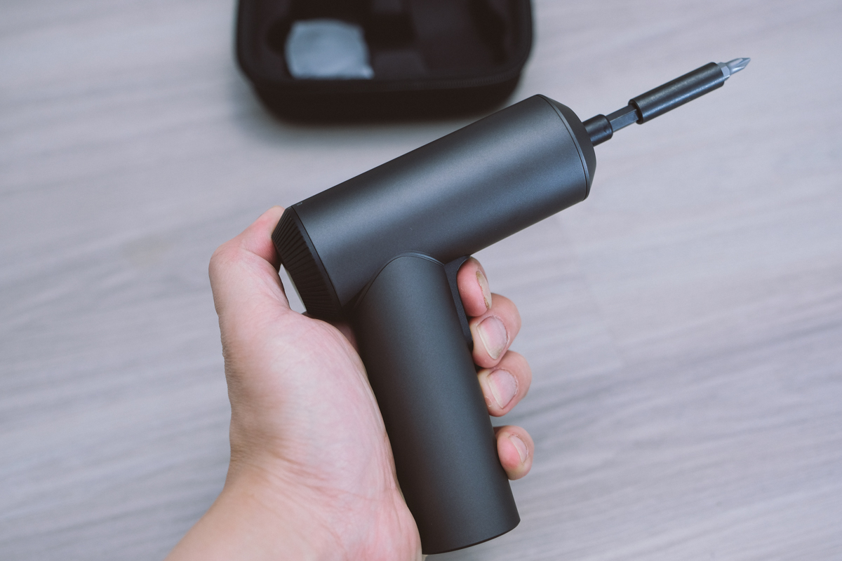 米家電動起子機開箱，5N.m 扭矩、12 種常用起子頭，續航力長