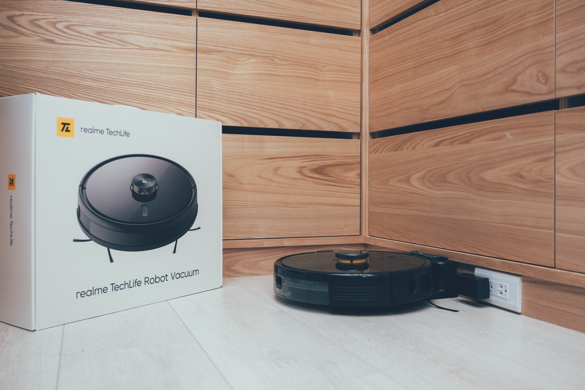 realme TechLife 雷射掃拖機器人 Pro 開箱，首賣萬元有找，再送拖地套組