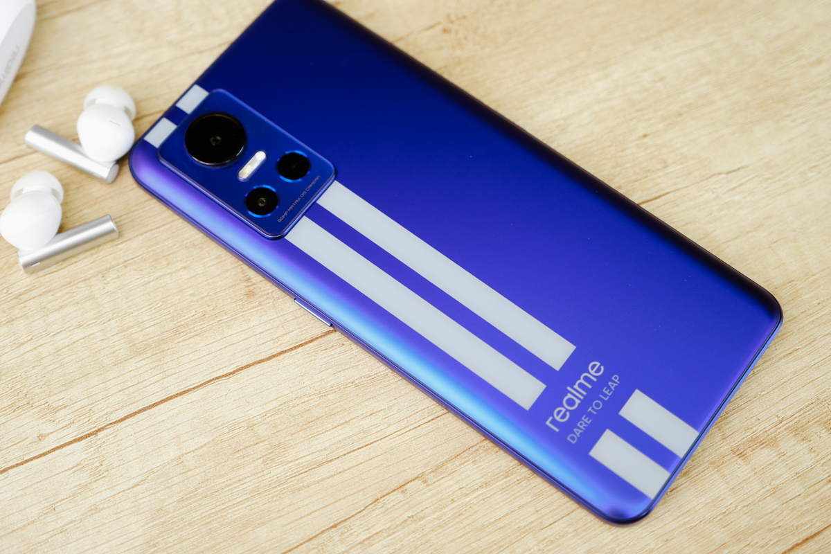 realme GT Neo 3 開箱，超平價電競手機，台灣首發聯發科天璣 8100 處理器