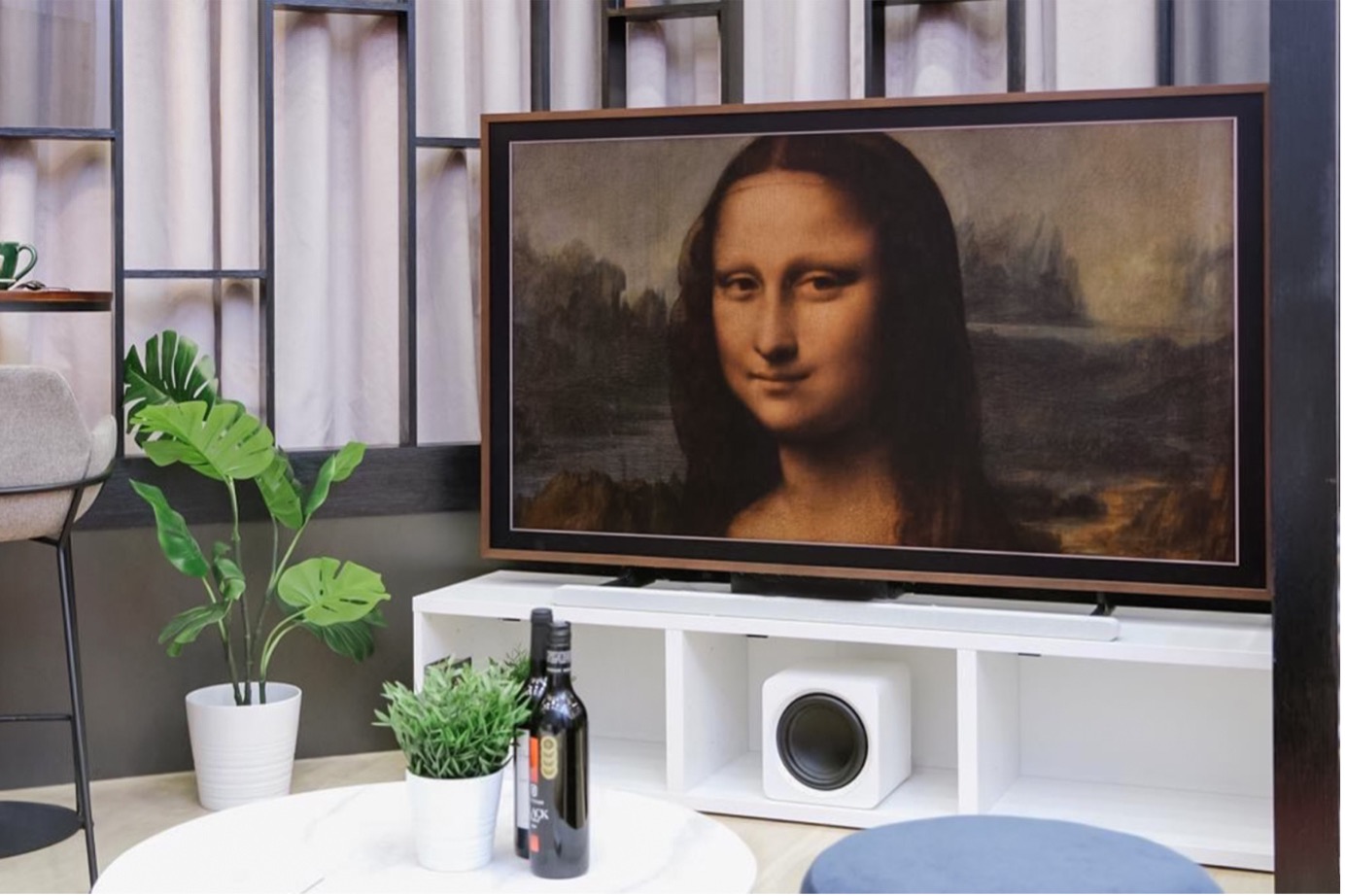 Samsung The Frame 美學電視開箱，全新消光黑面板，真實還原大師級作品