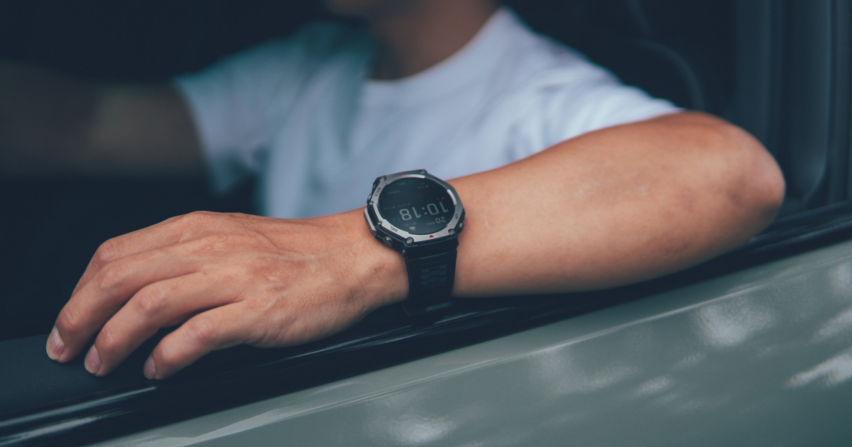 為運動而生的 Amazfit T-Rex 3 軍規級智慧運動手錶，支援 170 種運動模式、水下 45 公尺自由潛水